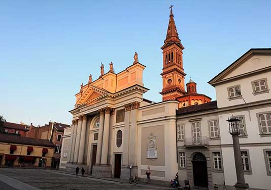 Car Rental Alessandria, Cathedral